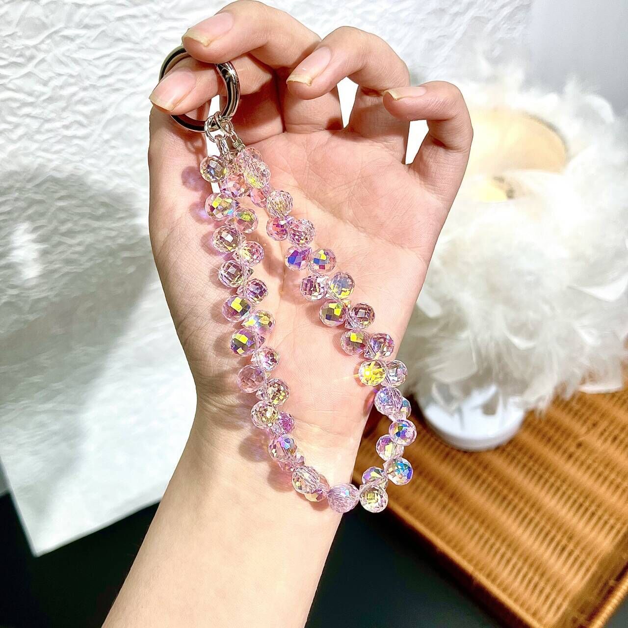 Luxury Premium Bling Bling Crystal Bead Hand Chain Wrist Short Lanyard with Clip Mobile Phone Case Keychain Bag Pendant for Female Girls