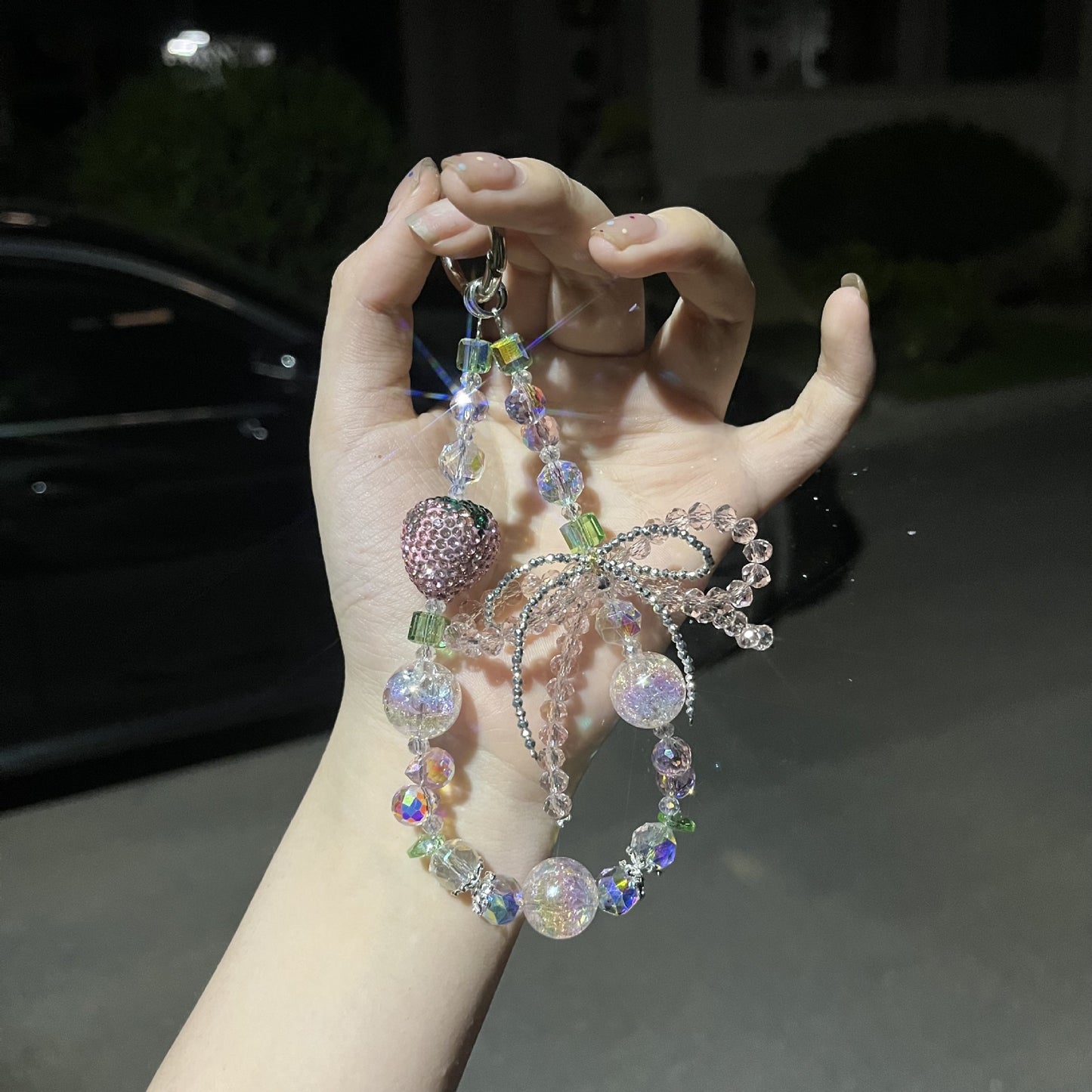 Sparkling Crystal DIY Short Phone Strap with Strawberry – Bling Bling Beaded Hand Chain for Phone, Bag & Key Charm, Airpods, Earbuds
