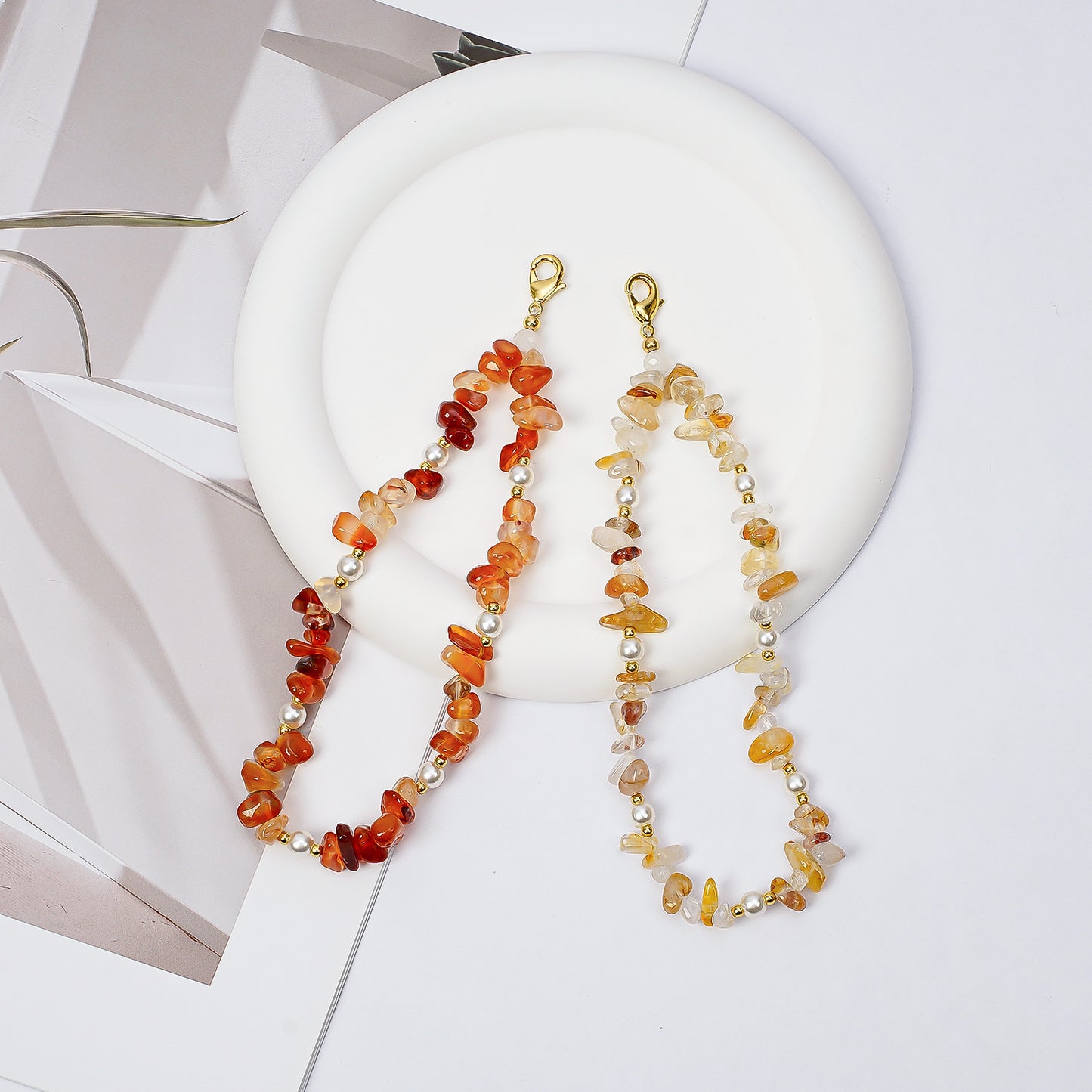 Natural Crystal Chip Stone Beaded Phone Lanyard – Raw Gemstone & Pearl Charm Strap for Phones, Wallets, Earbuds, Keys | Boho Chic Mobile Accessory