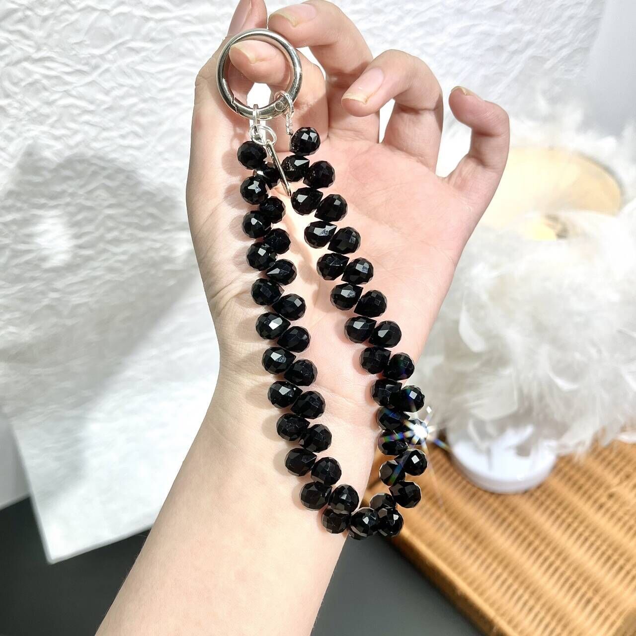 Luxury Premium Bling Bling Crystal Bead Hand Chain Wrist Short Lanyard with Clip Mobile Phone Case Keychain Bag Pendant for Female Girls
