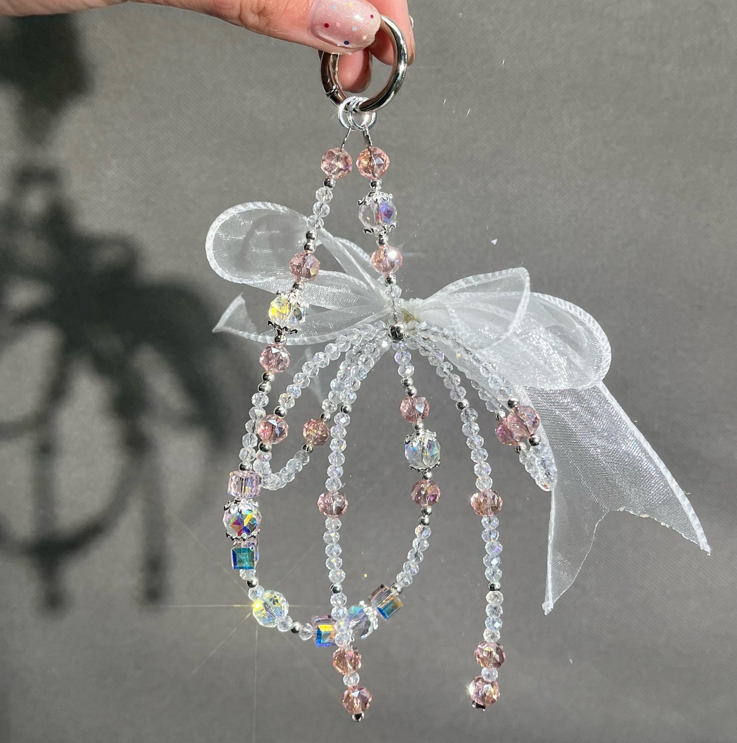 Hot-selling high-end girly-style Explosively shiny beads crystal BOW cell phone chain, pearl light luxury beaded  strap