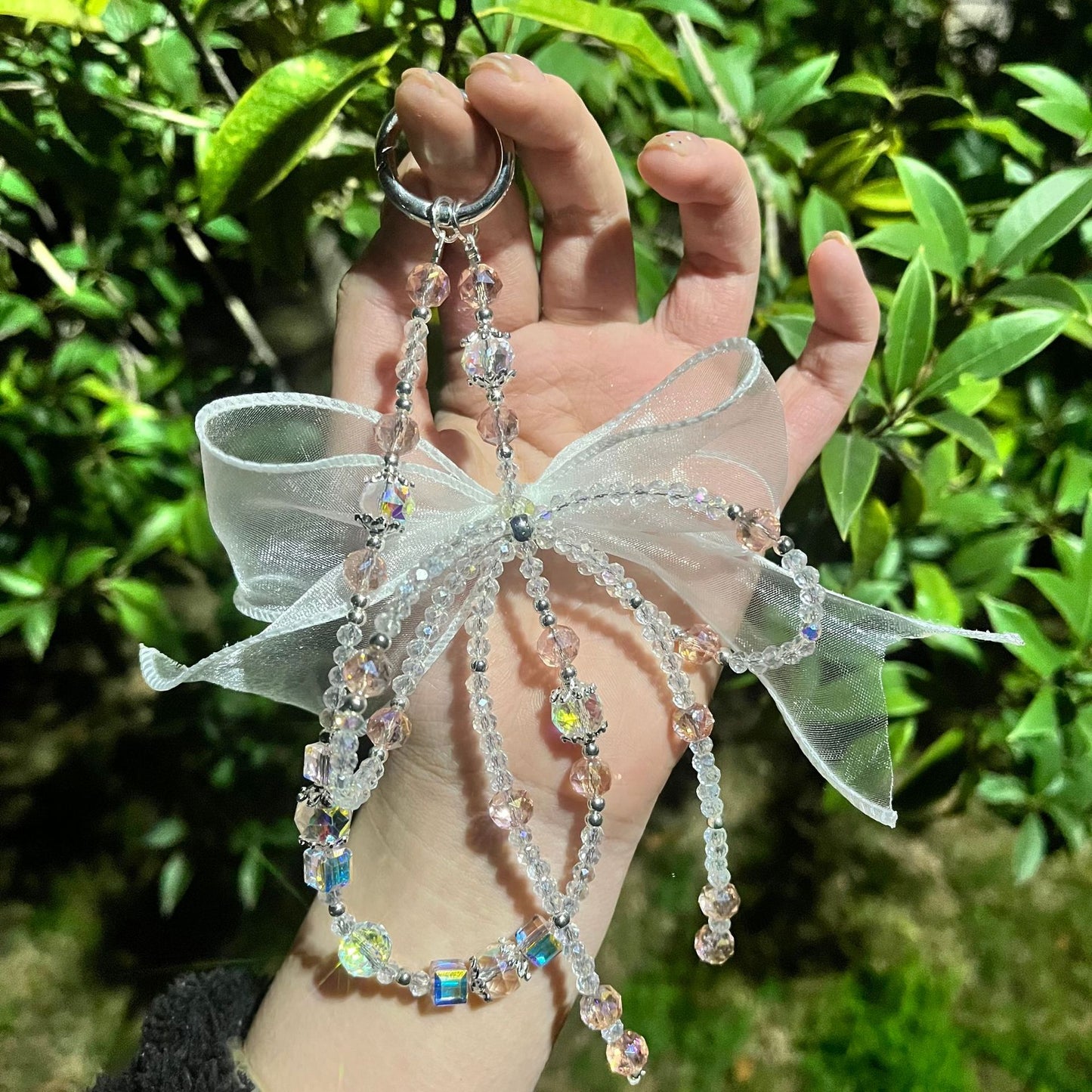 Hot-selling high-end girly-style Explosively shiny beads crystal BOW cell phone chain, pearl light luxury beaded  strap