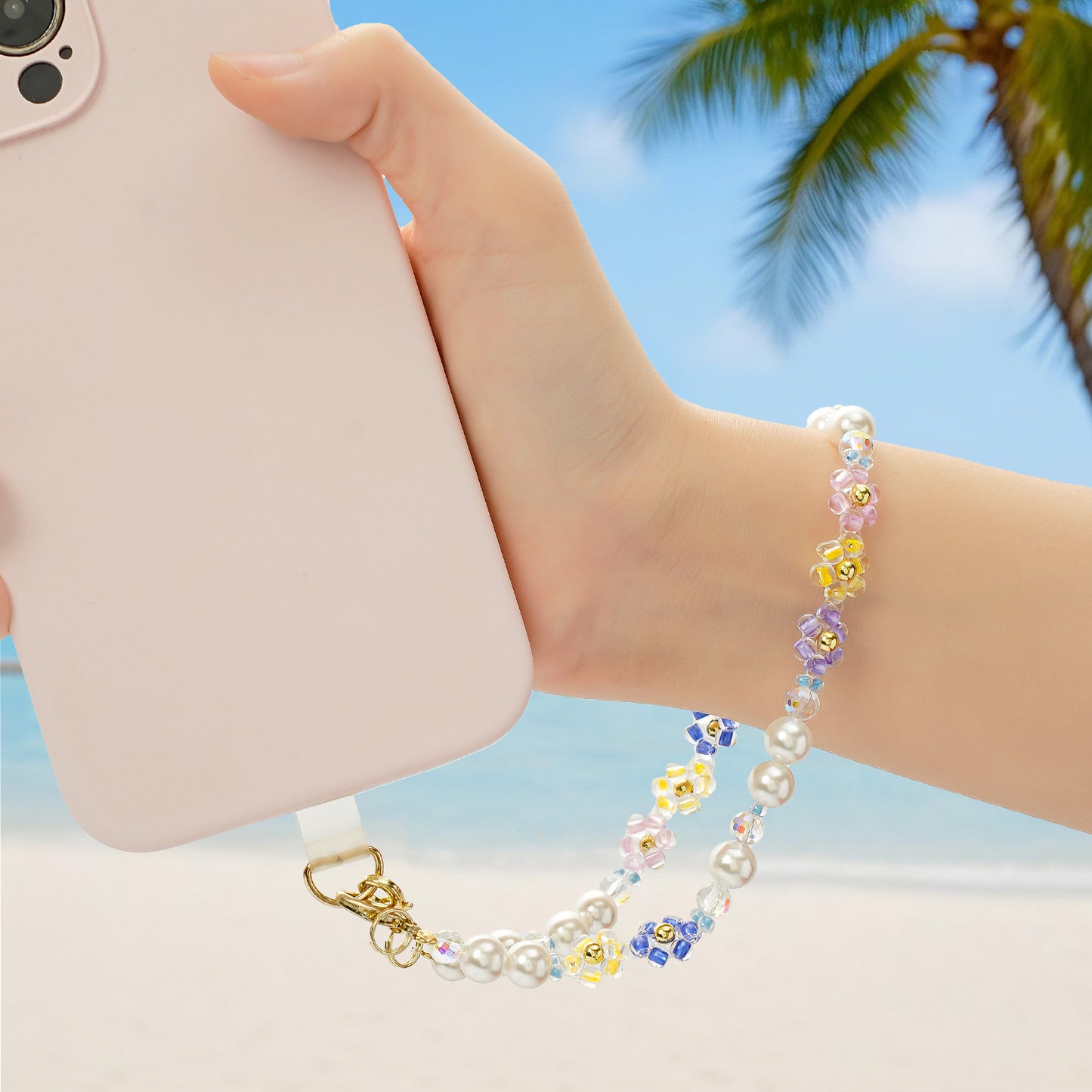 Summer Pearl Daisy Beaded Phone Strap – Short Wrist Lanyard with Elegant Floral Charms | Trendy Minimalist Phone Chain for Girls